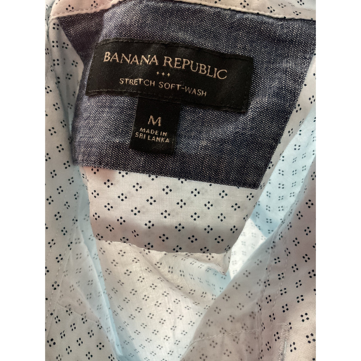 Banana Republic Men's Blue Button-Up Shirt