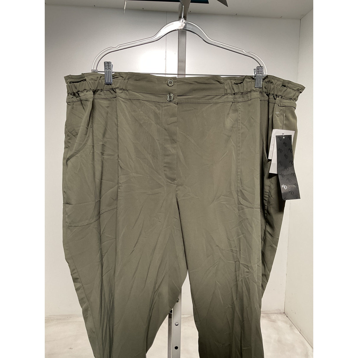 Catherines Green Capri Pants 28W