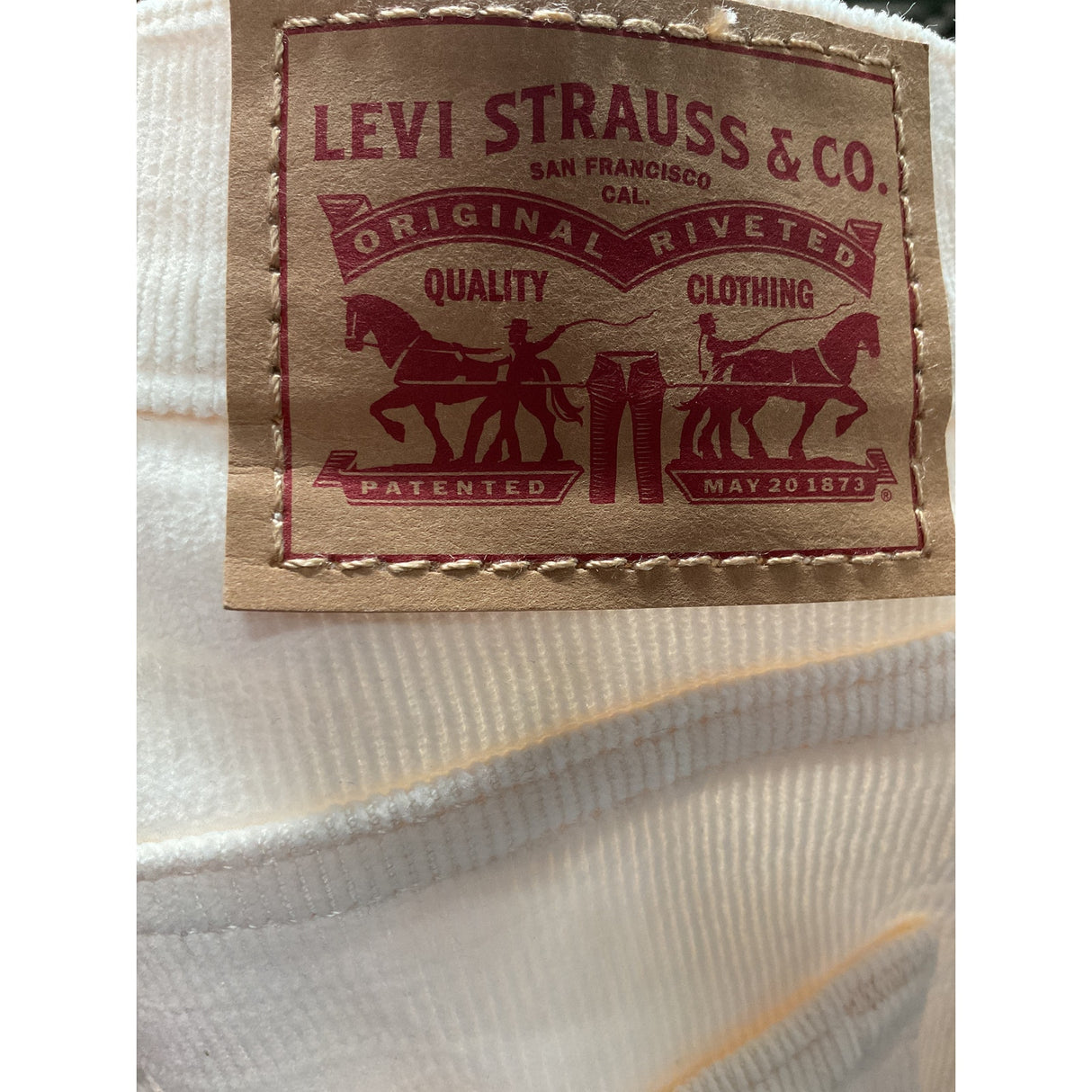 Levi's Women's Cream Ankle Jeans