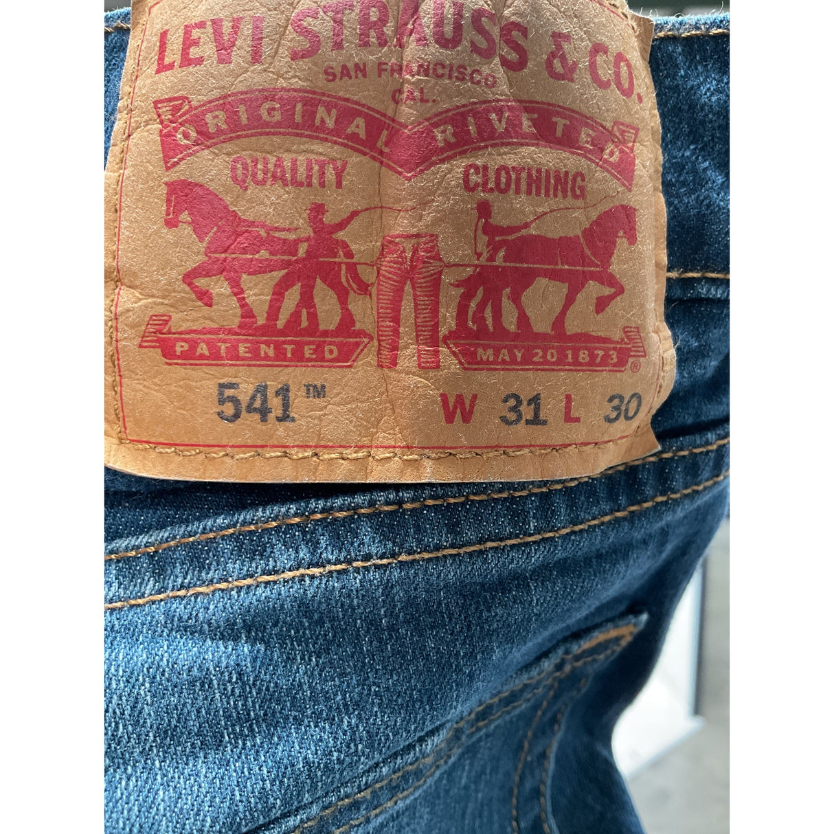 Levi's Men's Blue Ankle Jeans - Size 31