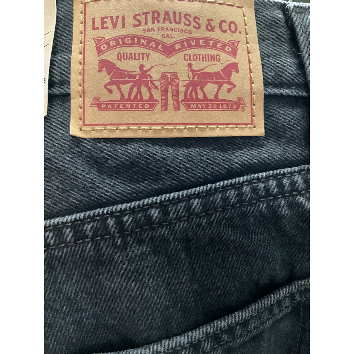 Levi's Women's Black Ankle Jeans- Size 30