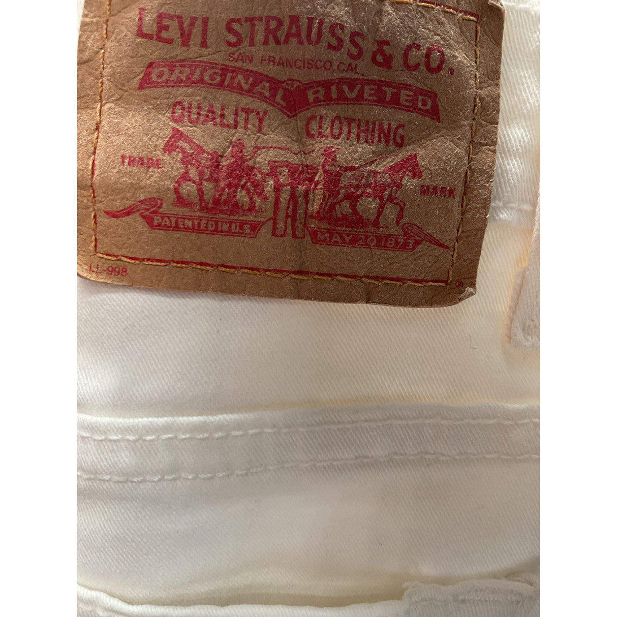 Levi's White Bermuda Shorts - Women's 8