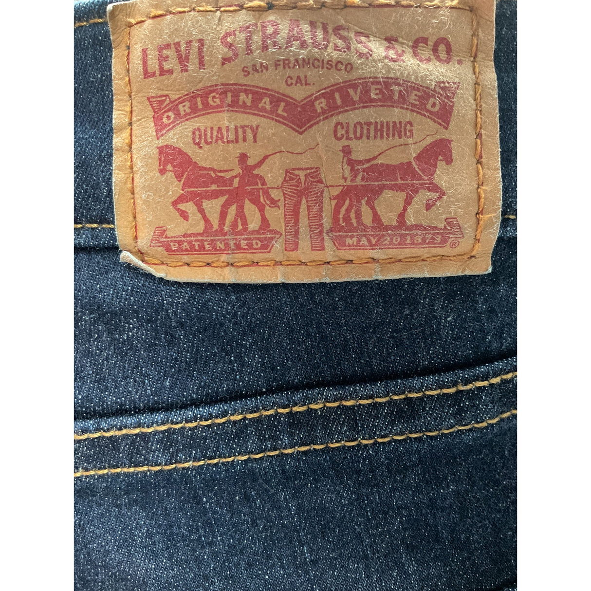 Levi's Women's Blue Ankle Jeans Sz 28