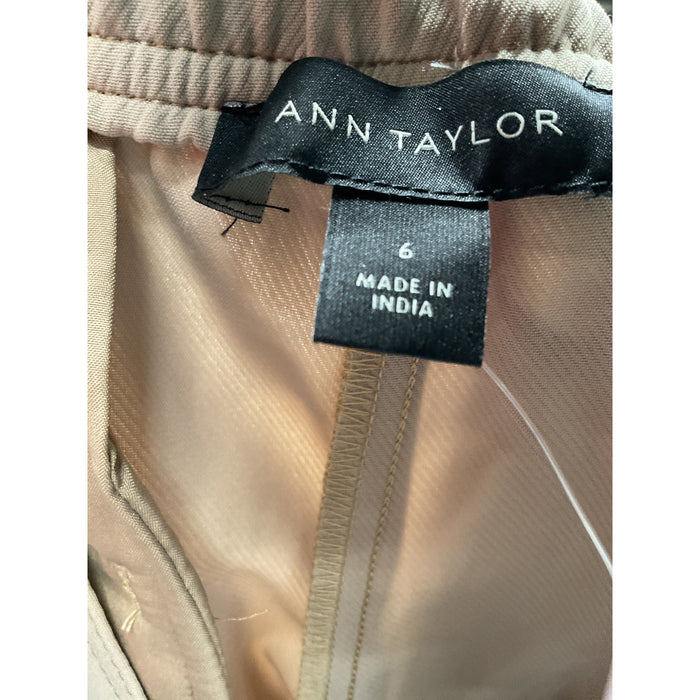 Ann Taylor Beige Ankle Pants - Women's Size 6