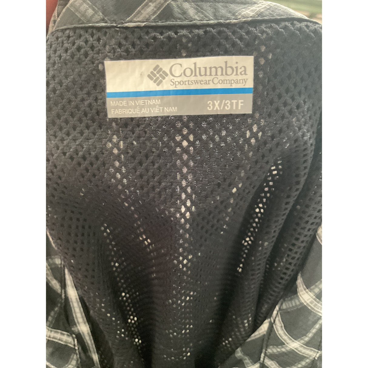 Columbia Men's Black Button-Up Shirt