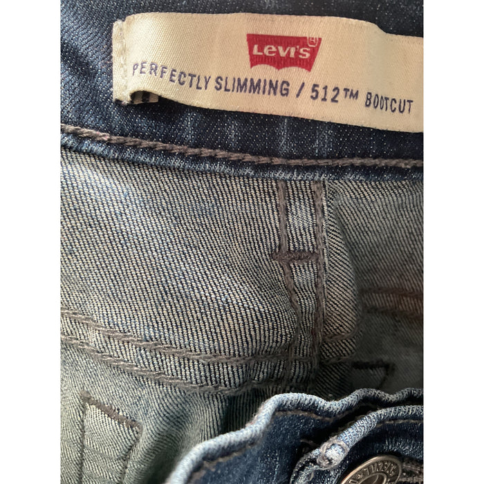 Levi's Women's Blue Ankle Jeans - Size 8