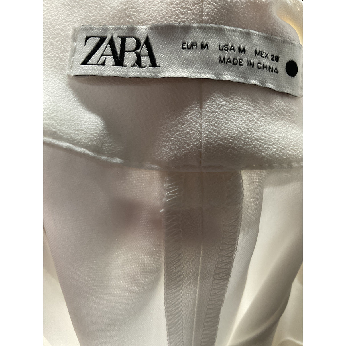 ZARA White Ankle Pants - Size M