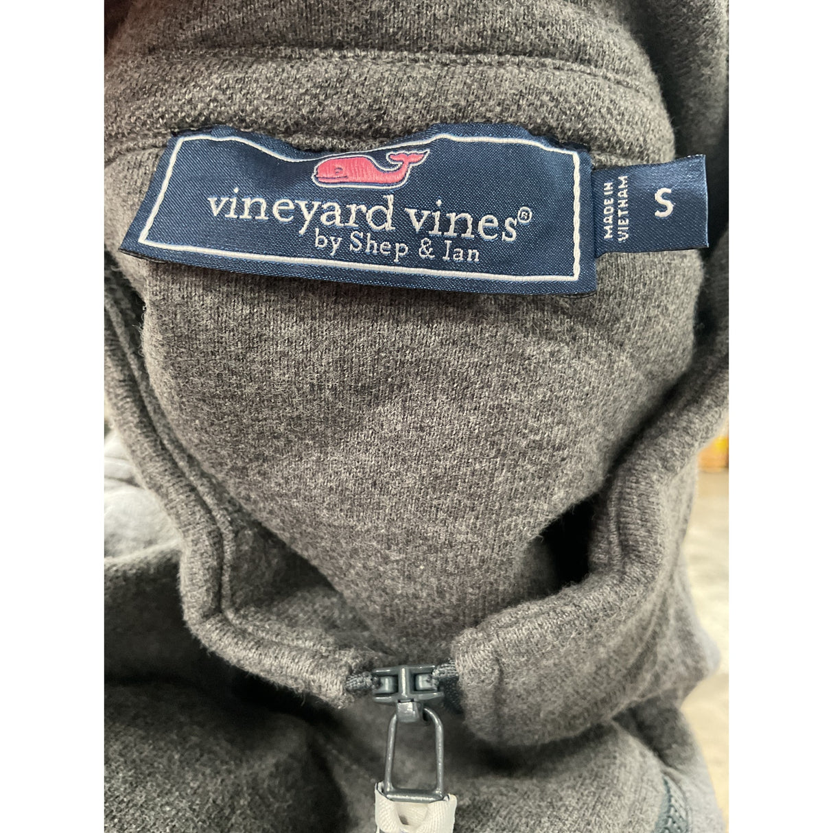 Vineyard Vines Men's Gray Henley Sweatshirt (Size S)