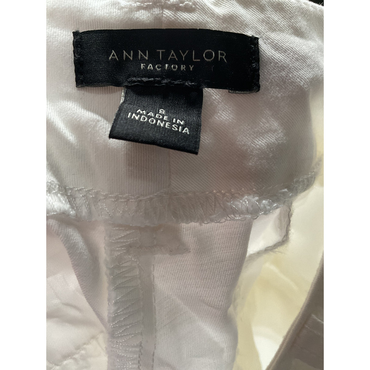 Ann Taylor White Bermuda Shorts - Size 8