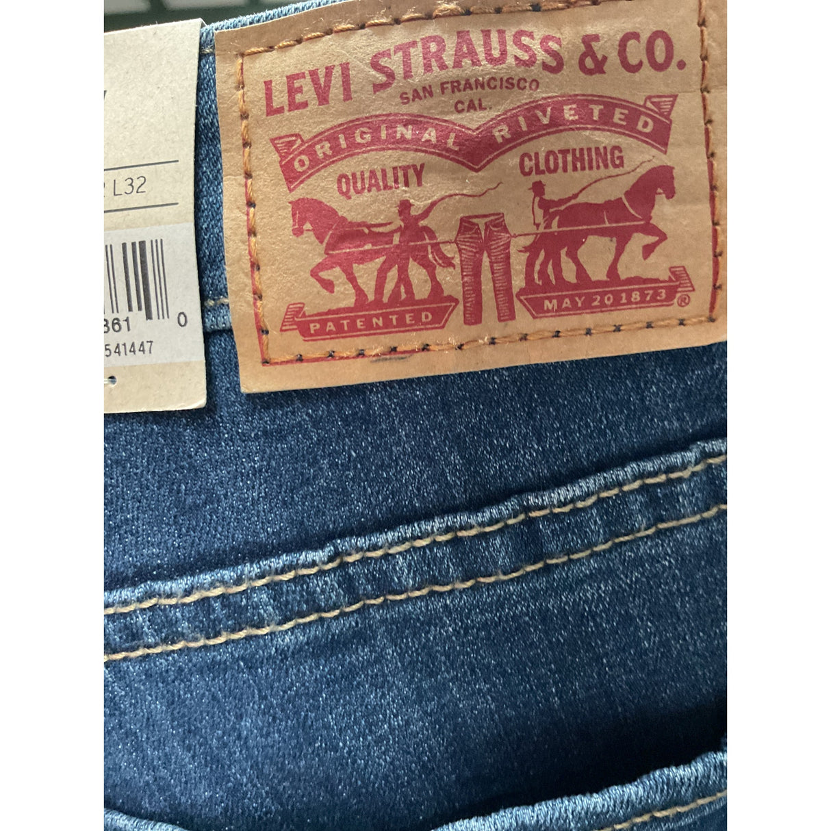 Levi's Women's Ankle Jeans Blue Sz 32