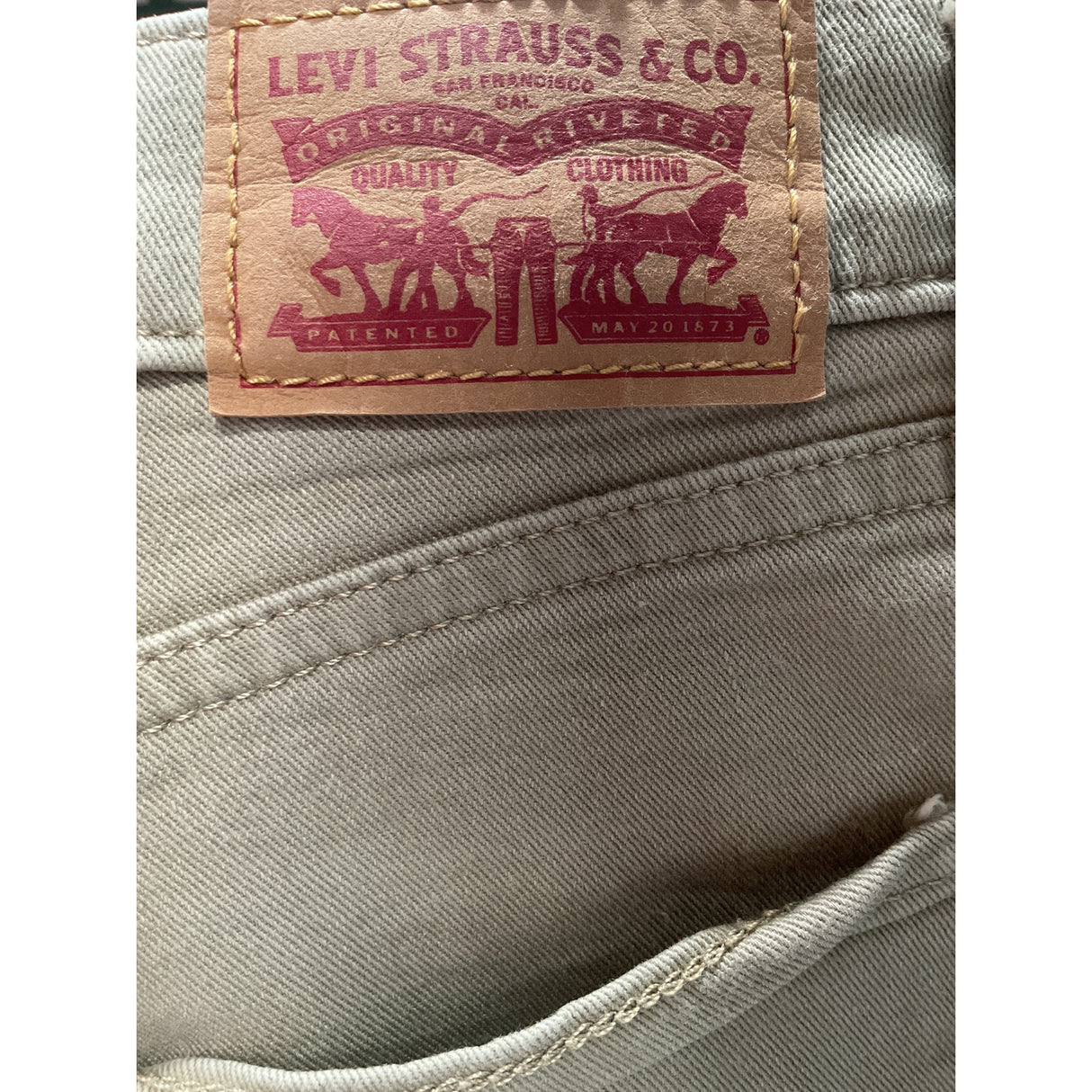 Levi's Beige Ankle Jeans