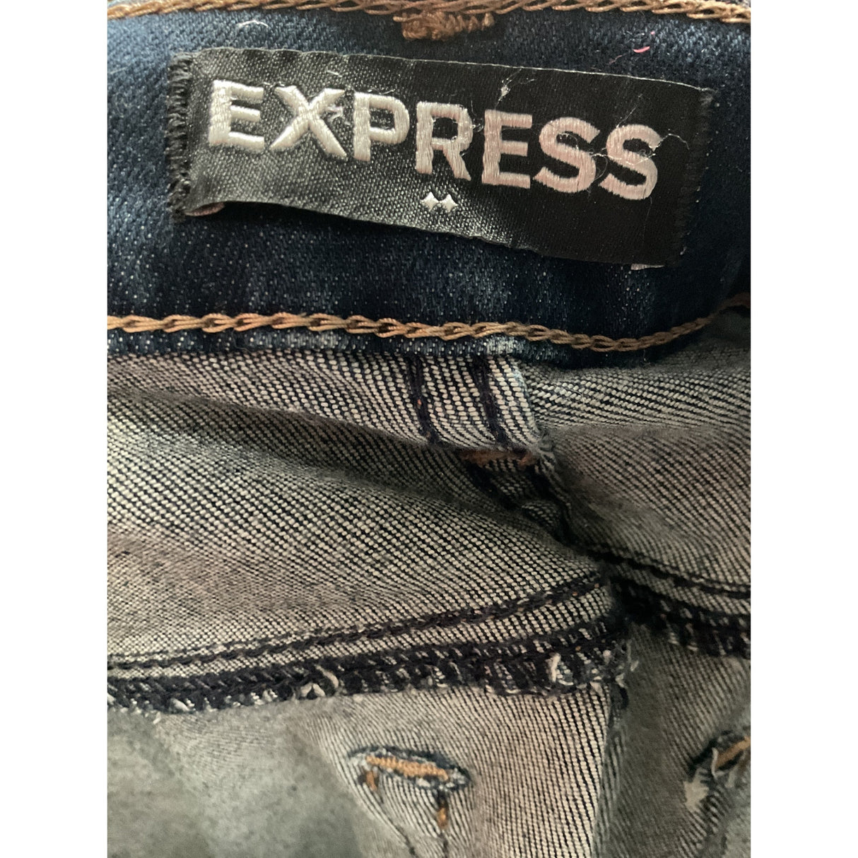 Express Women's Blue Ankle Jeans - Size 10