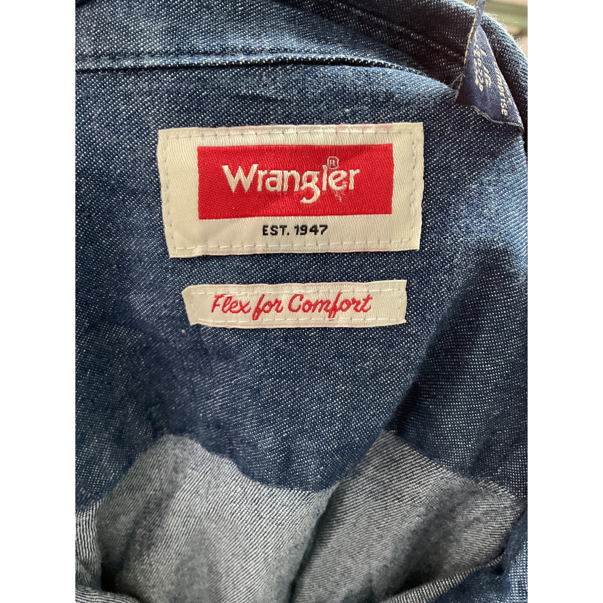 Men's Wrangler Blue Button-Up - Size L