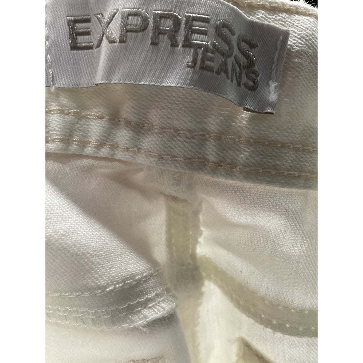 Express Women's White Cropped Skinny Jeans - Size 6