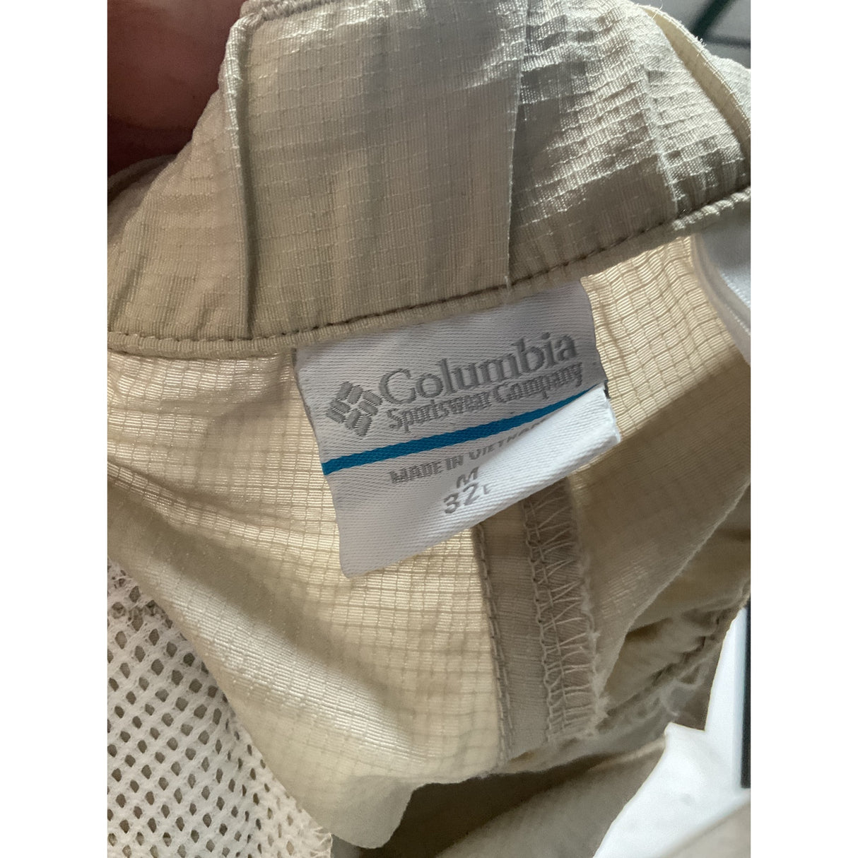 Columbia Cream Chino Shorts - Women's M