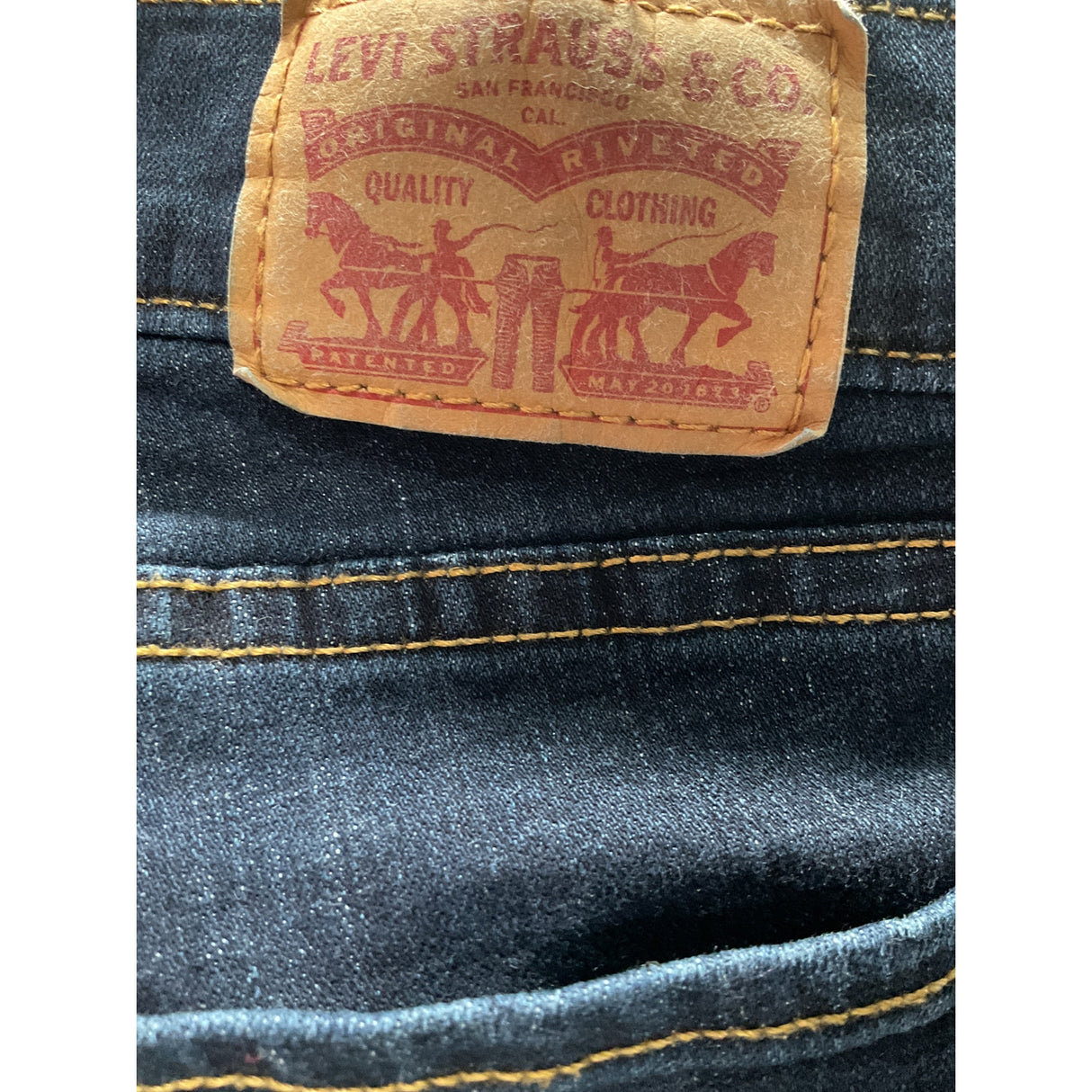 Levi's Women's Blue Straight Jeans - Size 4