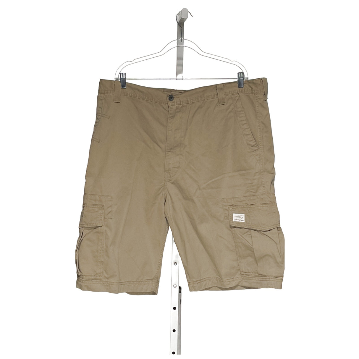 Levi's beige Bermuda shorts, size 40